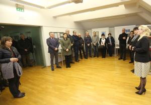 OTVORITEV RAZSTAVE IZ ARHIVA ŽUPNIJE CERKNICA 08 FOTO LJUBO VUKELIČ